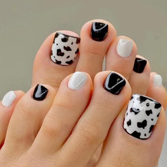24P Fake Toenails With Glue French 